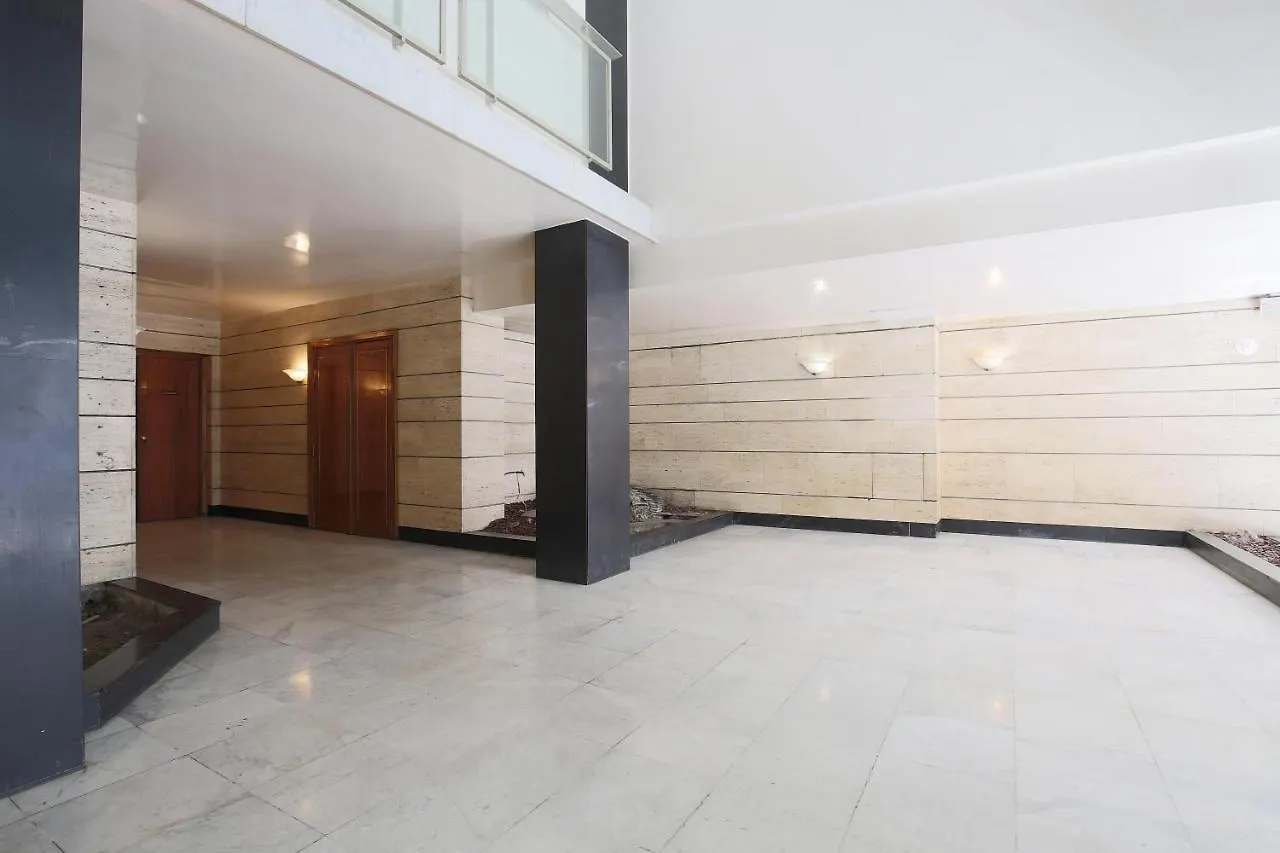 Apartment Appartement Ponthieu - Hala Paris France